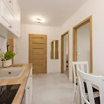 Shortstaypoland Torunska B177 *