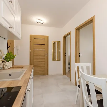 Shortstaypoland Torunska B177 *